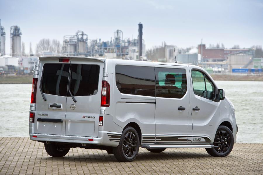  Opel Vivaro Sport Combi BiTurbo LWB 2016 года  (фото 6 из 10)